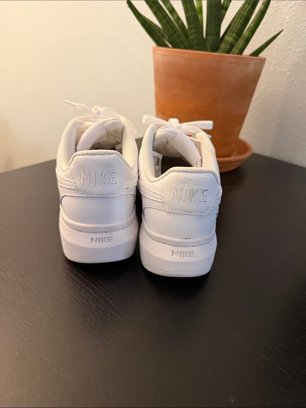 nike sneakers - Picture 4 of 8